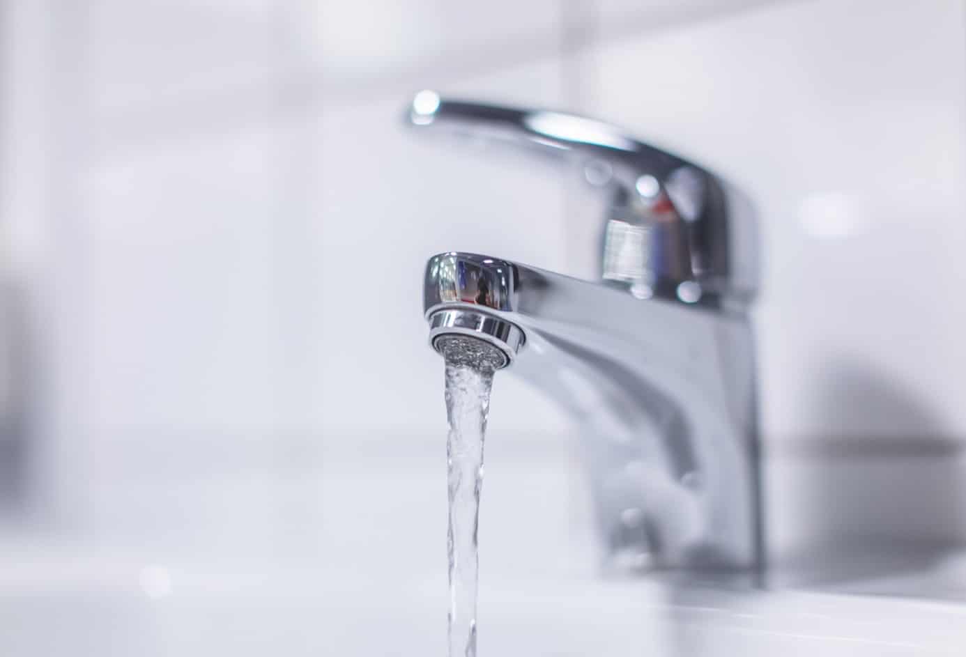 Détartartrer un mousseur de robinet : 6 astuces à suivre