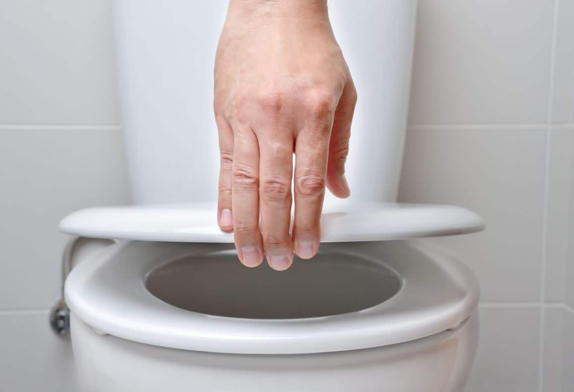 Remplacer un abattant de wc : conseils et étapes à suivre