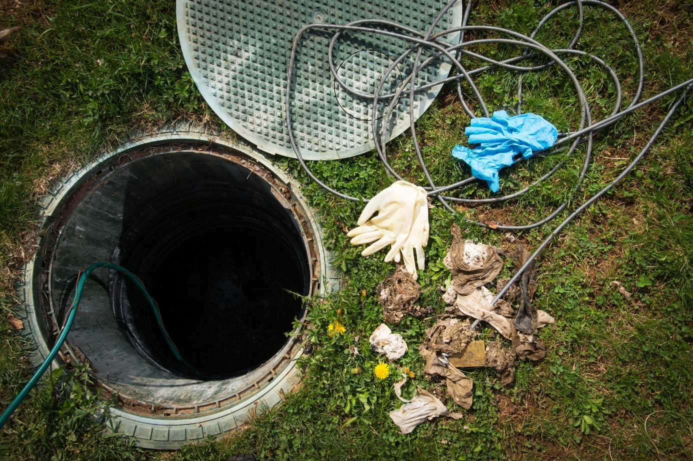 Déboucher une canalisation enterrée : conseils et étapes à suivre