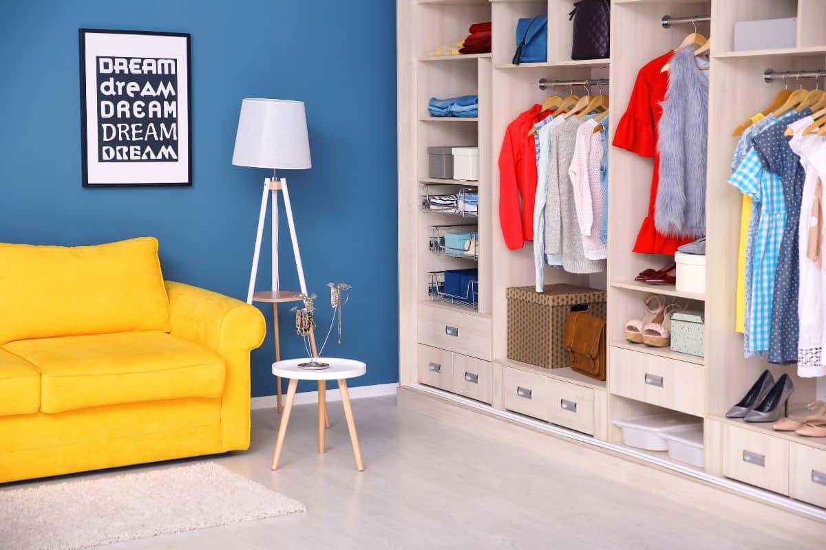 Comment intégrer un dressing ouvert dans sa chambre ?